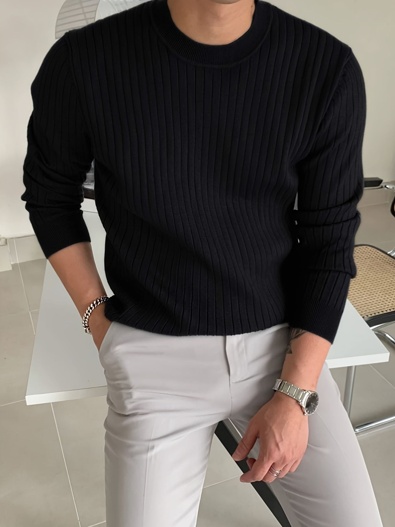 ROUND NECK KNIT SWEATER FOR MEN