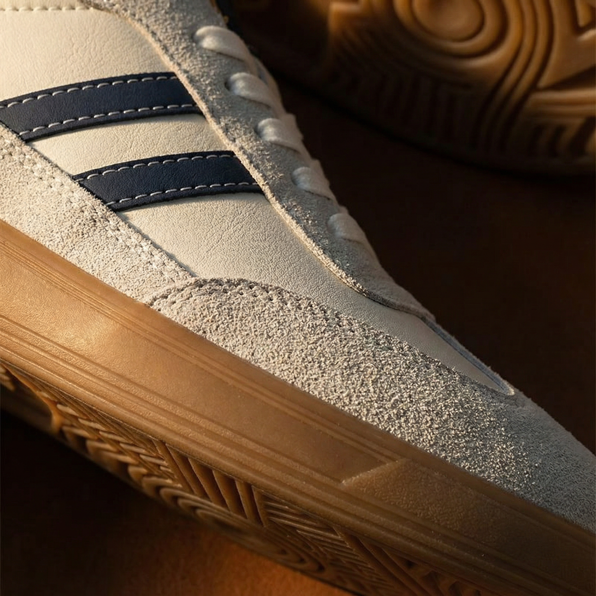 CLASSIC SHOES FOR MEN - image 8