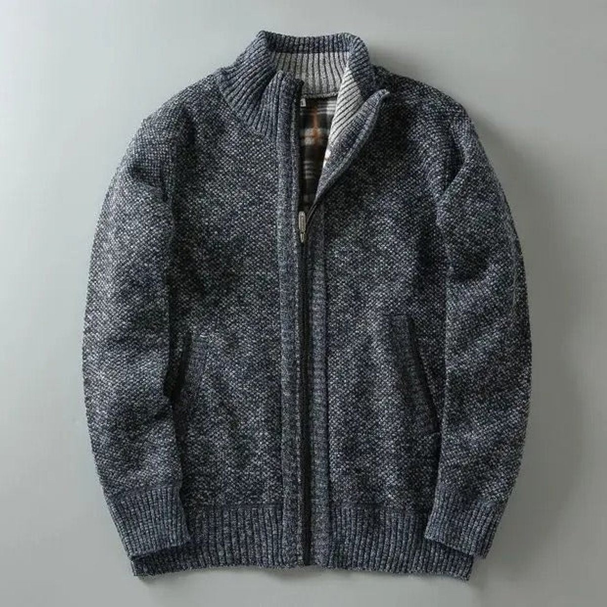 Folded knitwear in beige, brown, burgundy, grey and navy shades
